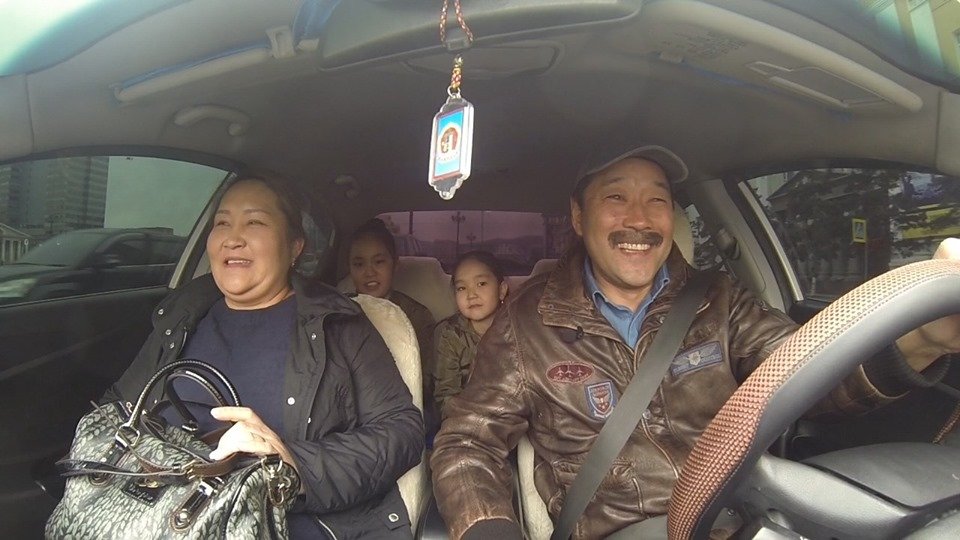 УИХ-ын гишүүн Ж.Бат-Эрдэнэ нэг өдөр “Таксины жолооч” хийжээ