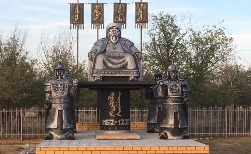 Бүгд Найрамдах Халимаг улсад Чингис хааны хөшөөг босгожээ