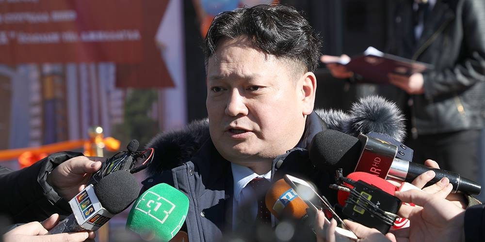 “Нэхмэлийн шар”-ын оршин суугчид шинэ байрныхаа түлхүүрийг гардан авлаа