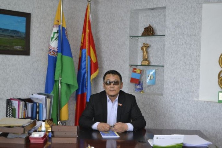 Сэлэнгэ аймгийн Ерөө сумын засаг дарга М.Ганбаатарыг цагдан хорьжээ