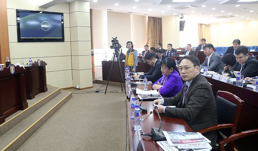 МАН-ын бүлэг нэг цагийн завсарлага авлаа