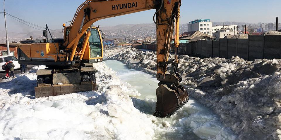 Үерийн даланг гэмтээсэн, аюулгүй ажиллагааг доголдуулсан аж ахуй нэгж байгууллагын газрыг чөлөөлнө