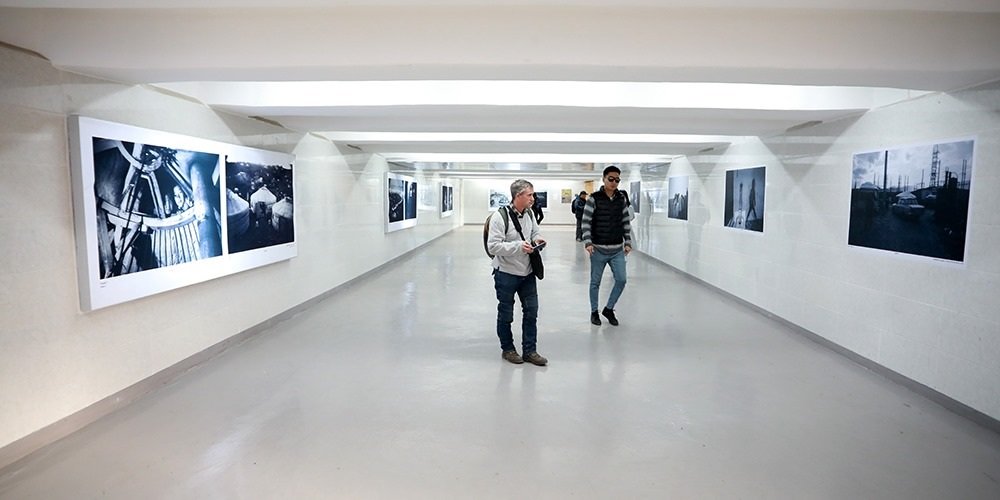 Нүхэн гарцанд гэрэл зургийн үзэсгэлэн дэлгэгдлээ