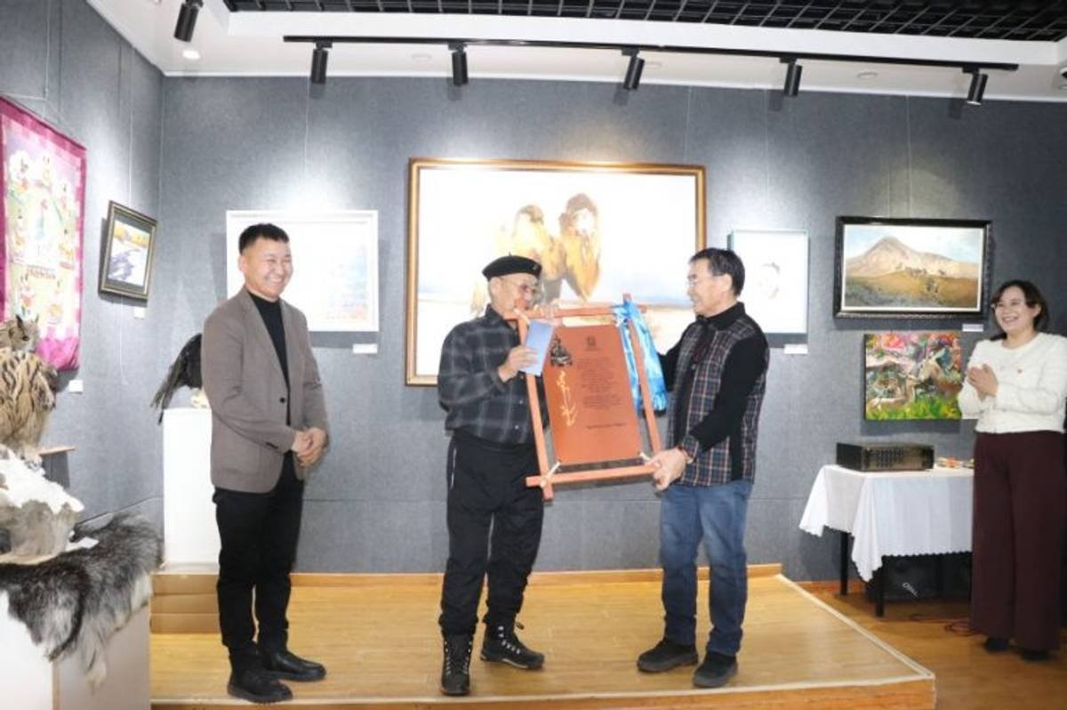 “Оны шилдэг бүтээл” хамтарсан үзэсгэлэнг нээв