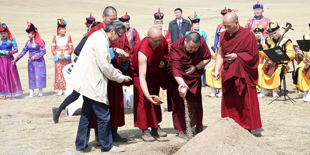 Хотын захирагч Монголын үндэсний кино үйлдвэрийн шав тавих ёслолд оролцлоо
