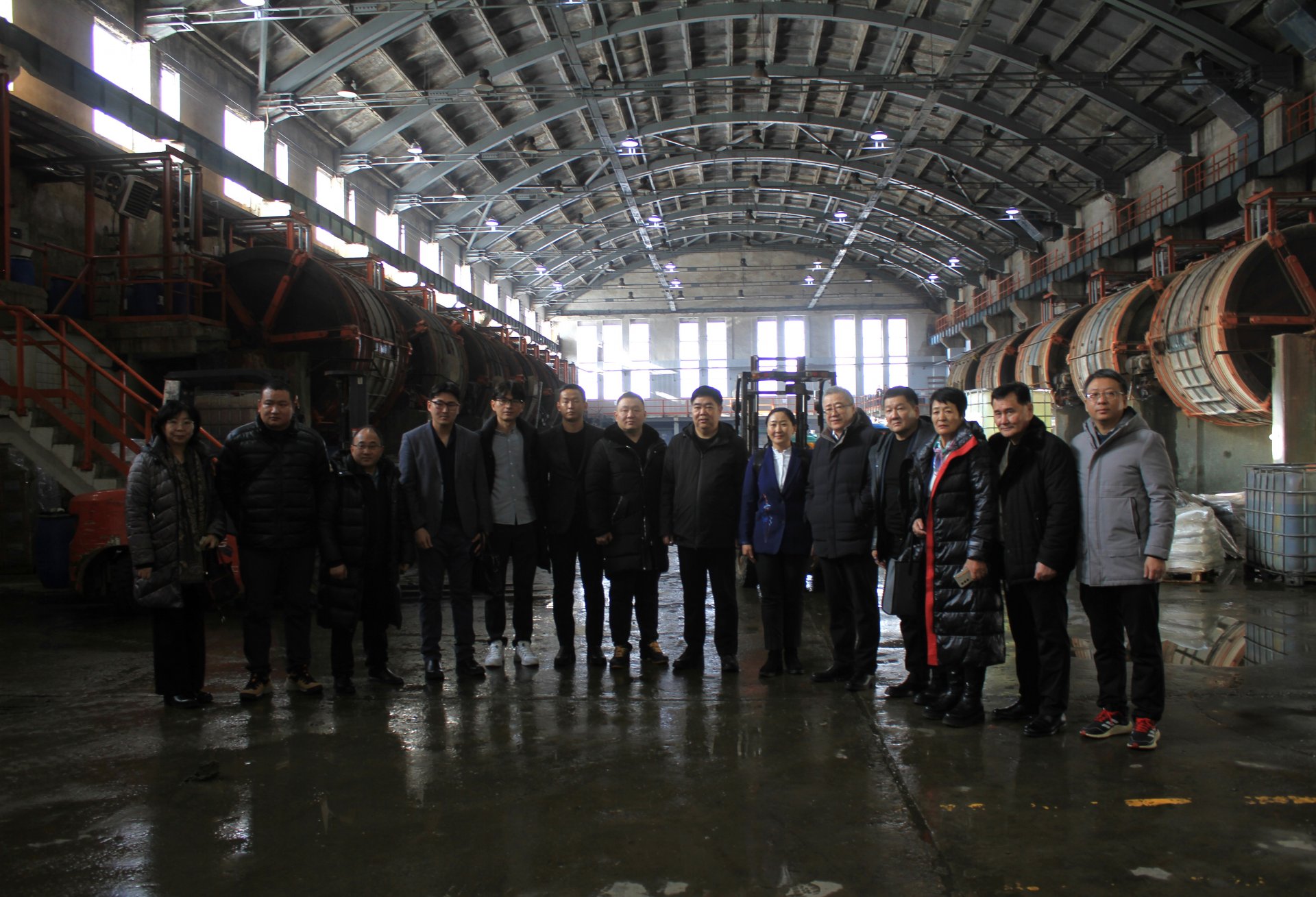 БНХАУ-ын Хэбэй мужийн Шинжлэх ухааны академи болон Хэбэй мужийн Шинжи хотын хөнгөн үйлдвэрийн паркийн төлөөллүүд хүрэлцэн ирлээ.