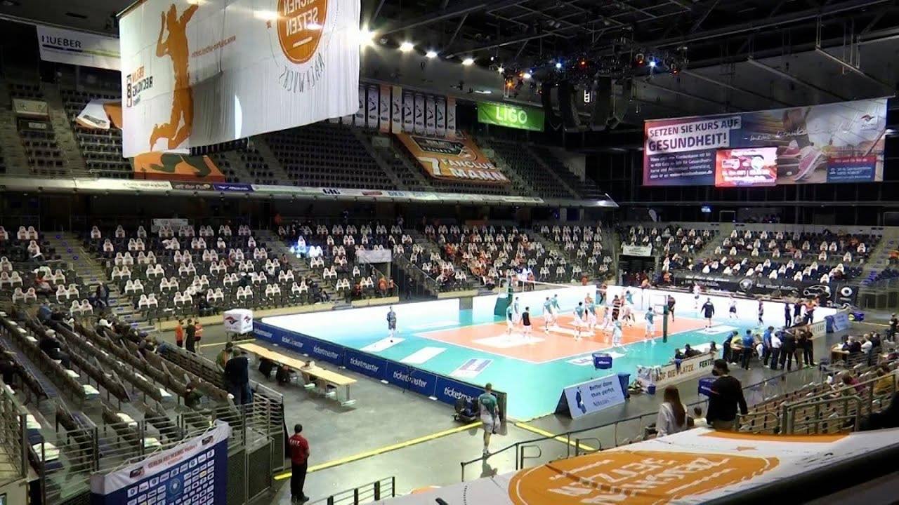Германы волейболын лигт 800 үзэгчтэй тоглолт болжээ 