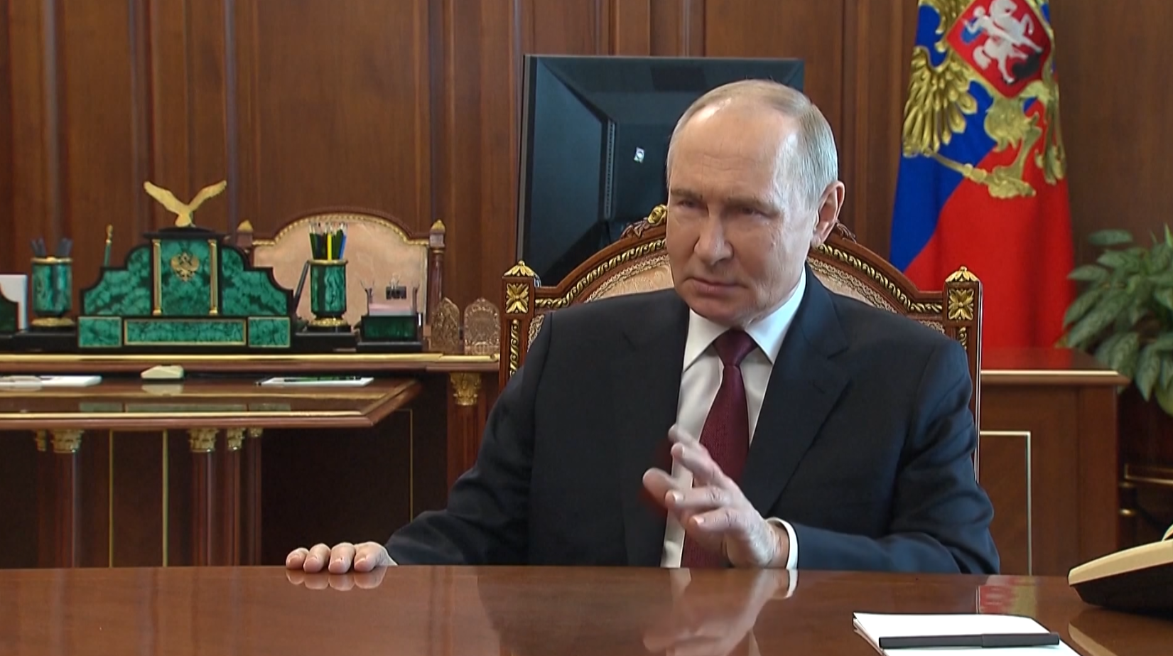 ОХУ-ын ерөнхийлөгч В.Путин Украины дайныг одоо байгаа фронтын шугамын дагуу зогсоох саналтай байгаа гэж мэдээллээ