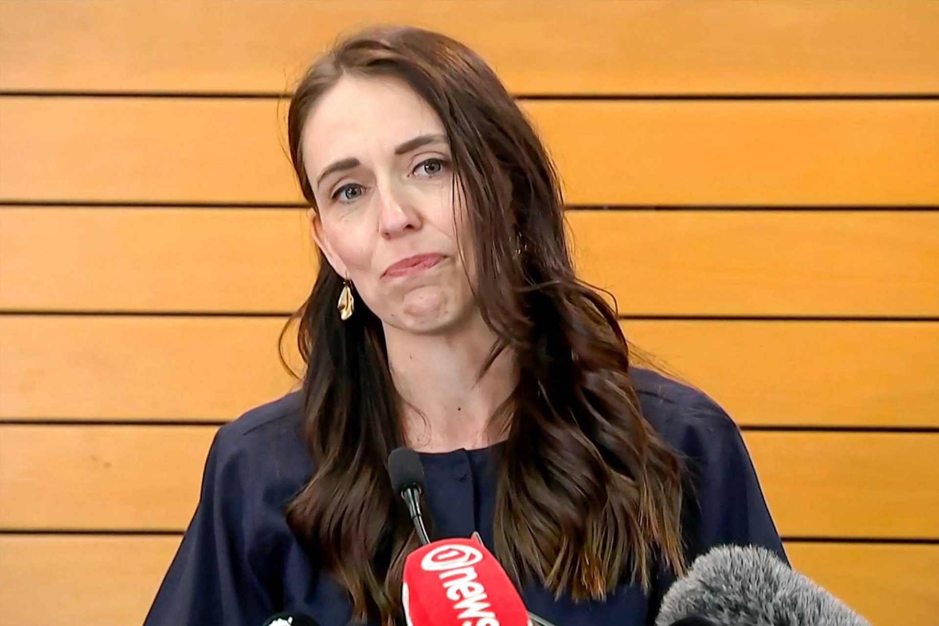 Шинэ Зеланд улсын Ерөнхий сайд Жасинда Ардерн огцорно гэдгээ мэдэгджээ