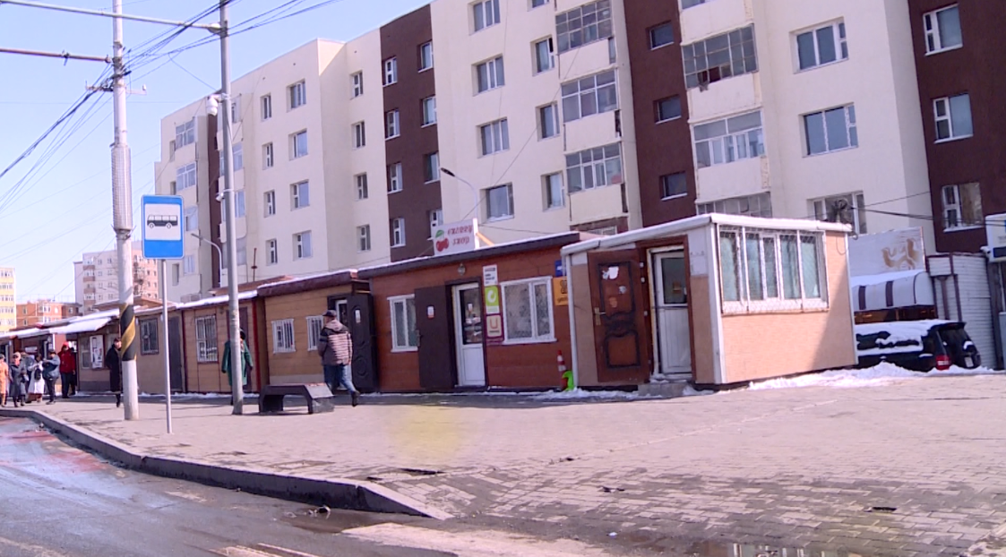 БГД-ээс удаан хугацаанд үйл ажиллагаа явуулаагүй нийтийн эдэлбэр газарт дур мэдэн байршуулсан ТҮЦ буюу түргэн үйлчилгээний цэгүүдийг нүүлгэн шилжүүлэх ажлыг эхлүүлжээ