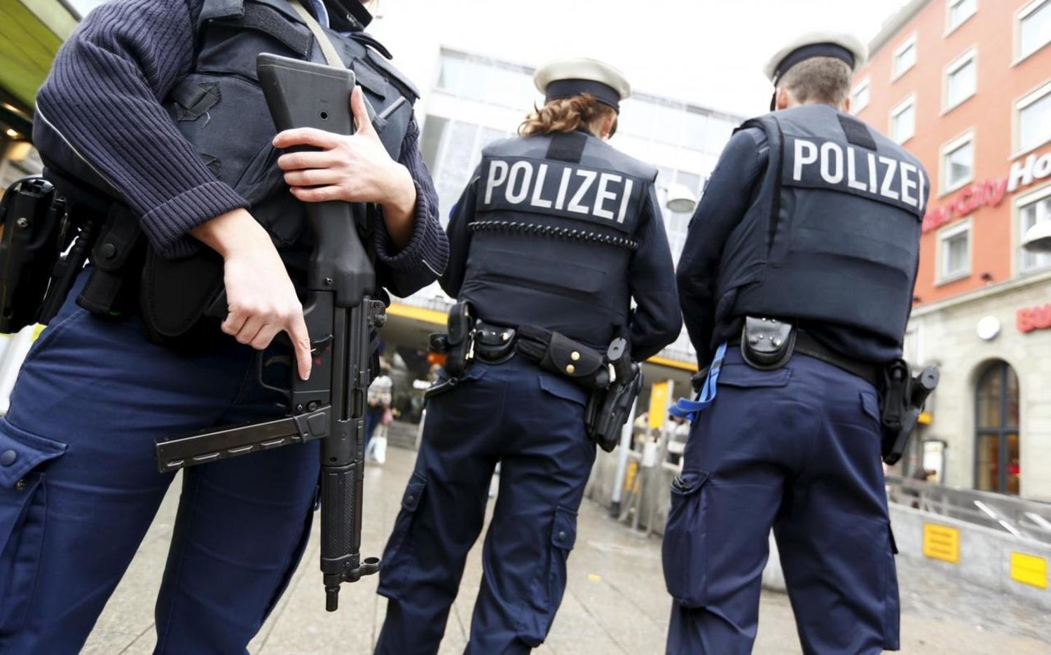 Германы хууль сахиулагчид БНХАУ руу дэвшилтэт технологи нийлүүлсэн байж болзошгүй гурван иргэнээ баривчилжээ