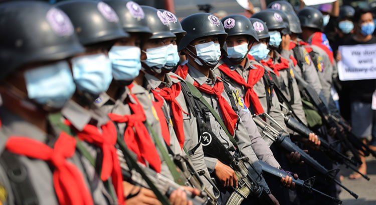 Мьянмар улсад онц байдлын хугацааг сунгажээ
