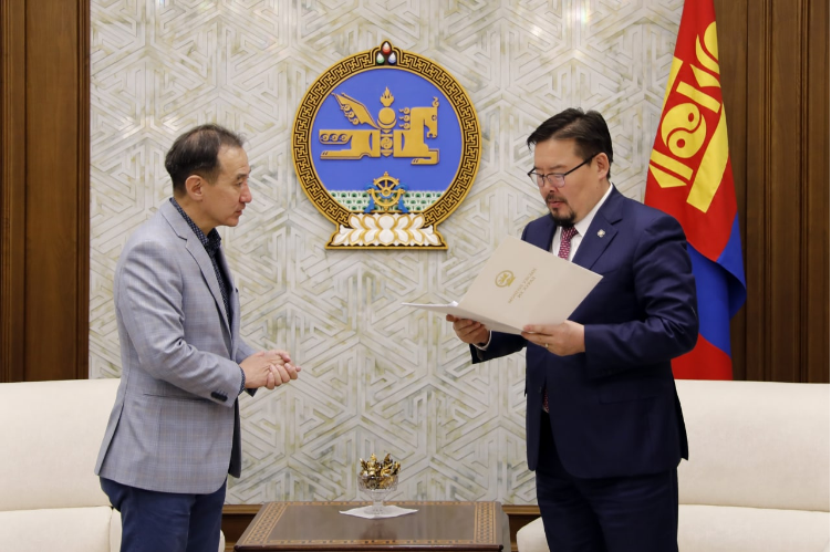 Төрийн өмчит, орон нутгийн өмчит ААН-үүдийг байгуулахгүй байх тухай тогтоолын төсөл өргөн барьжээ