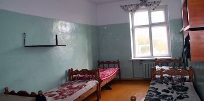 Дотуур байруудын дийлэнх нь гаднаа жорлонтой, ус хангамж, ариун цэврийн байгууламж шийдэгдээгүй байна