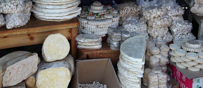 Дотооддоо үйлдвэрлэдэг бараа бүтээгдэхүүний үнэ нэмэгдсэнд иргэд бухимдалтай байна