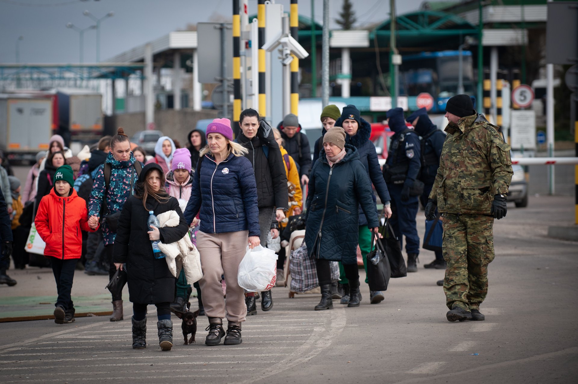 Украинаас Польш улс руу дүрвэсэн хүний тоо 10 саяд хүрчээ