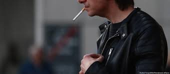 Их Британи улс 2008 оноос хойш төрсөн хүмүүст бүх насаар нь тамхи худалдахыг хориглолоо