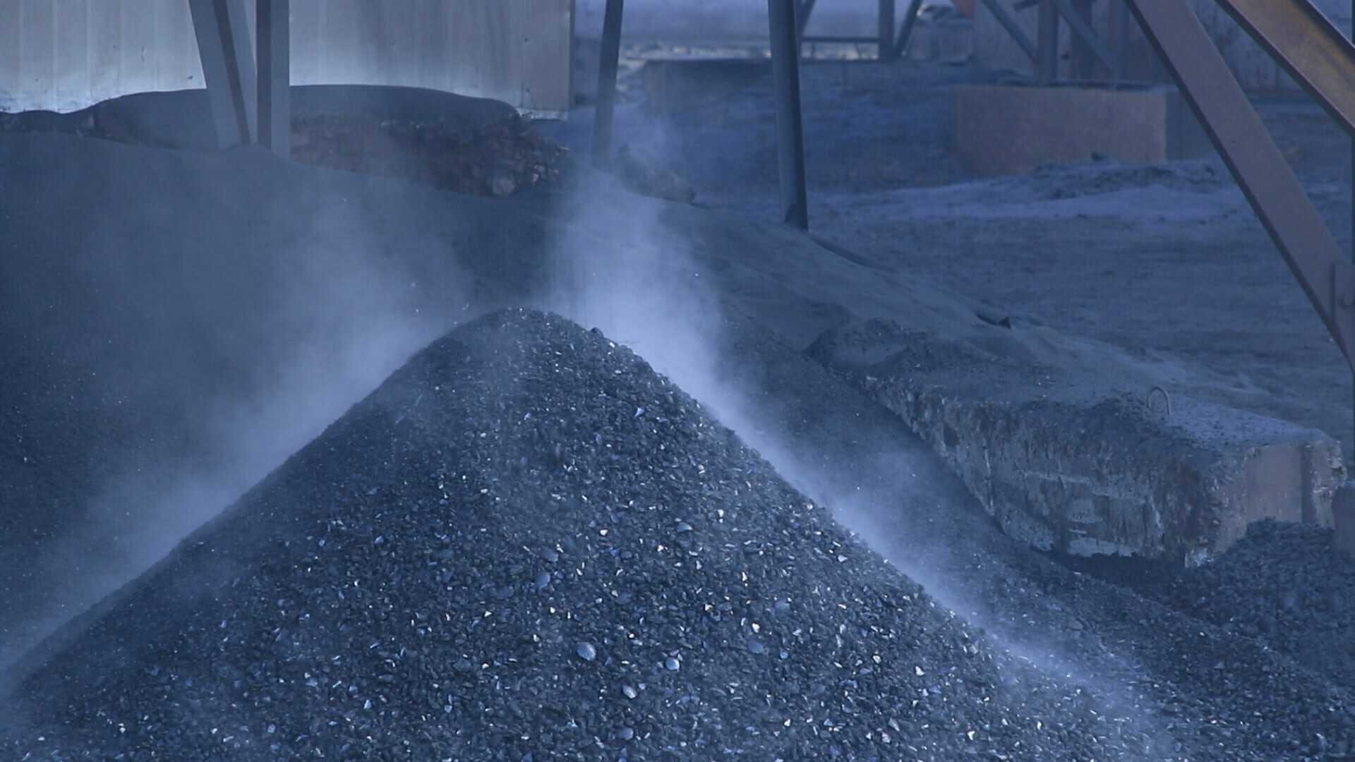 Ирэх өвөл айл өрх, ААНБ-ууд хагас коксжсон нүүрс болон сайжруулсан шахмал түлшийг өөрсдийн сонголтоор хэрэглэнэ