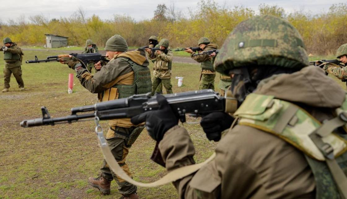 ОХУ-ын цэргийн дайчилгаанд хамрагдсан цэргүүд гал нээсний улмаас 11 хүн амиа алджээ