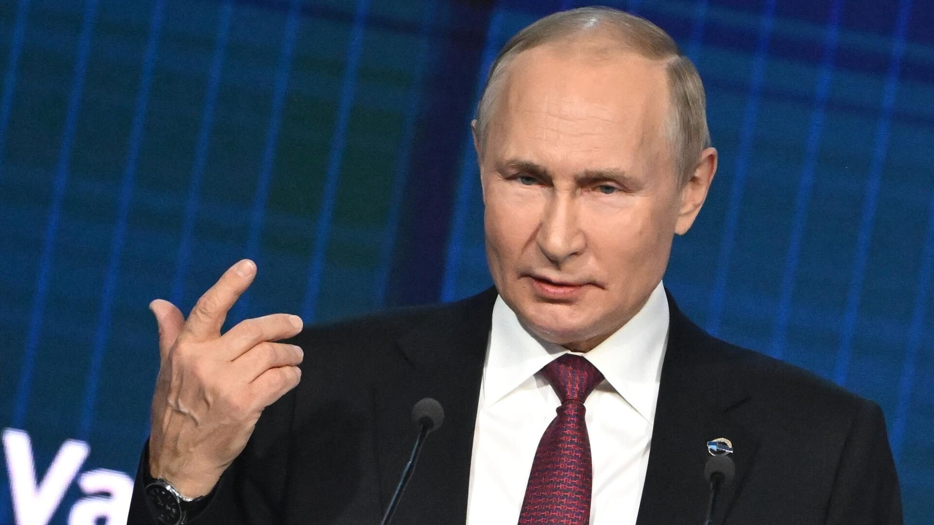 ОХУ-ын Ерөнхийлөгч В.Путин Сталинградын тулаанд ялалт байгуулсны 80 жилийн ойн баярт оролцжээ