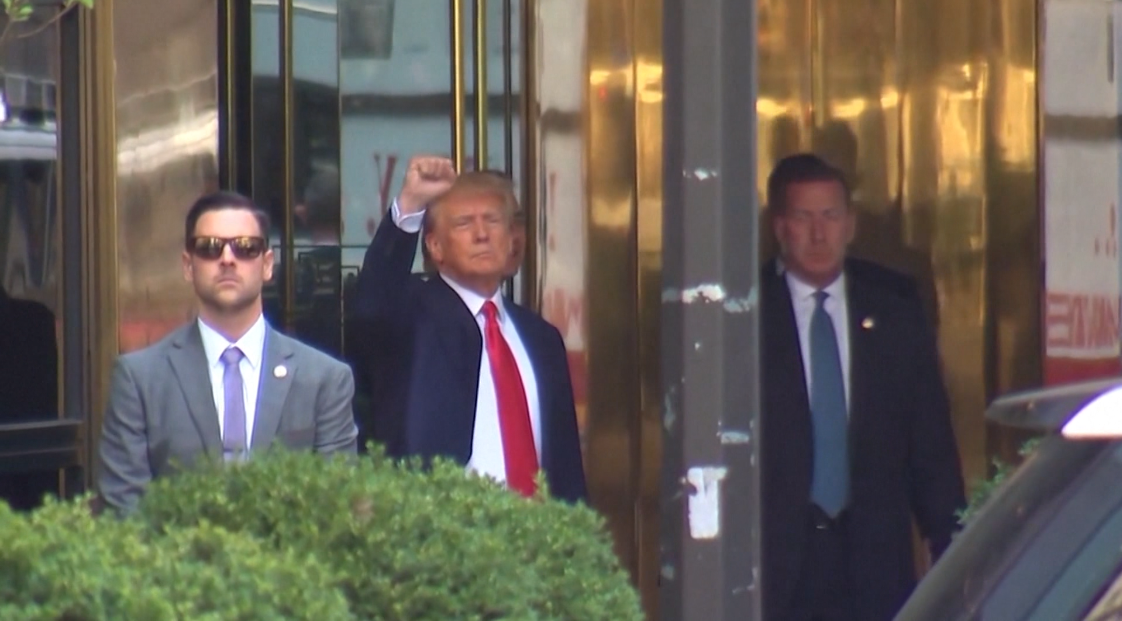 АНУ-ын Нью-Йорк хотын Прокурорын газраас ерөнхийлөгч асан Доналд Трампыг санхүүгийн залилан болон үүнтэй холбоотой 33 хүнд гэмт хэргийг үйлдсэн гэж яллах дүгнэлт үйлдсэн байна