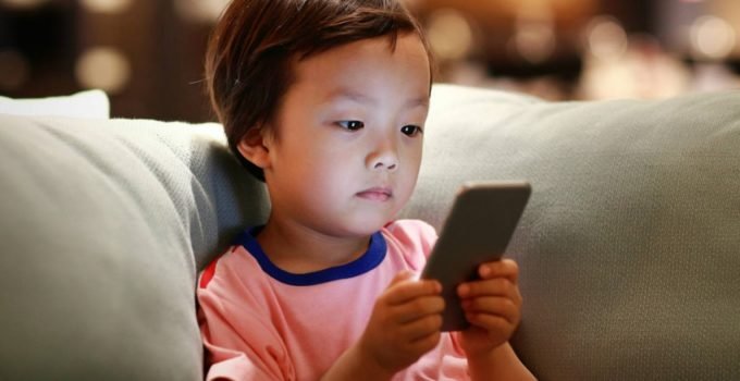 СЭМҮТ-д хандаж байгаа хүүхдүүдийн 30 хувь нь дэлгэцийн донтолттой байна