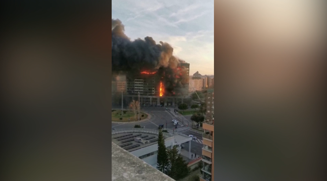 Өнгөрсөн Баасан гарагт Испаний Валенсиа хотод хоёр орон сууцны барилга шатсаны улмаас 10 хүн амиа алдсан нь тогтоогджээ