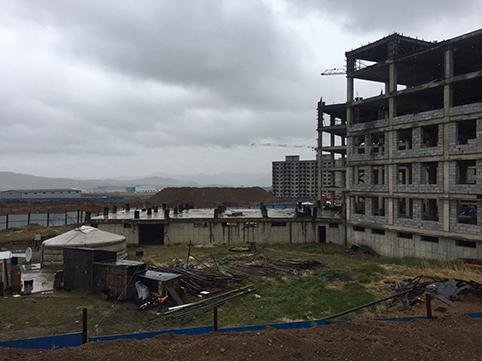 Геронтологийн үндэсний төвийн шинэ барилгын ажил санхүүжилтээс үүдэн гацжээ