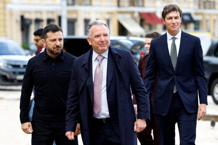 АНУ-ын төлөөлөгчид Москва, Киевт айлчилсны дараа В.Зеленський дайн ирэх өвөл хүртэл үргэлжлэхийг анхааруулжээ