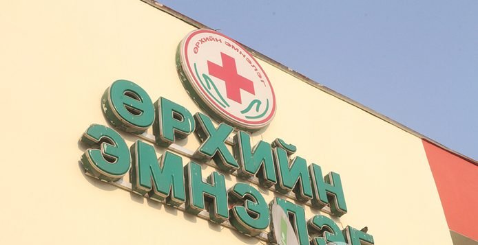Автомашингүй ӨЭМТ-ийн эмч, сувилагч нар айлаас айлын хооронд 10 гаруй км алхаж, тусламж үзүүлж байна