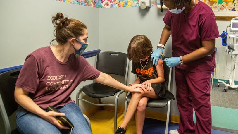 Европын эмийн агентлагаас 5-11 насны хүүхдүүдийг “пфайзер” вакцинд хамрагдахыг зөвлөжээ