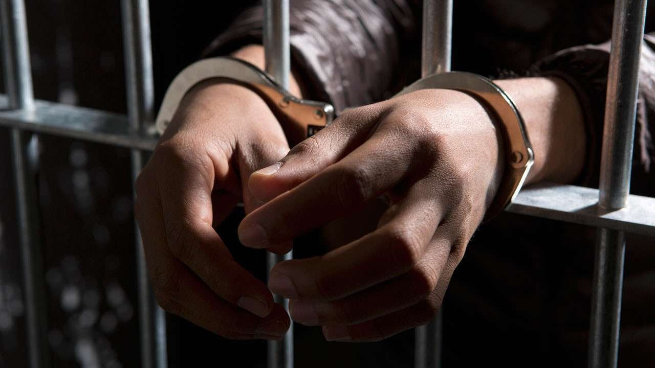 БНХАУ-ын Засгийн газрыг огцруулах суртал ухуулга явуулсан өсвөр насны хүүхдүүдэд гурван жилийн хорих ял оноожээ
