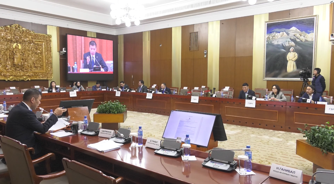 Хөгжлийн банктай холбоотой 84 иргэн, хуулийн этгээдэд хамаарах шүүх хурал тав дахь өдрөө үргэлжилсэн байна 