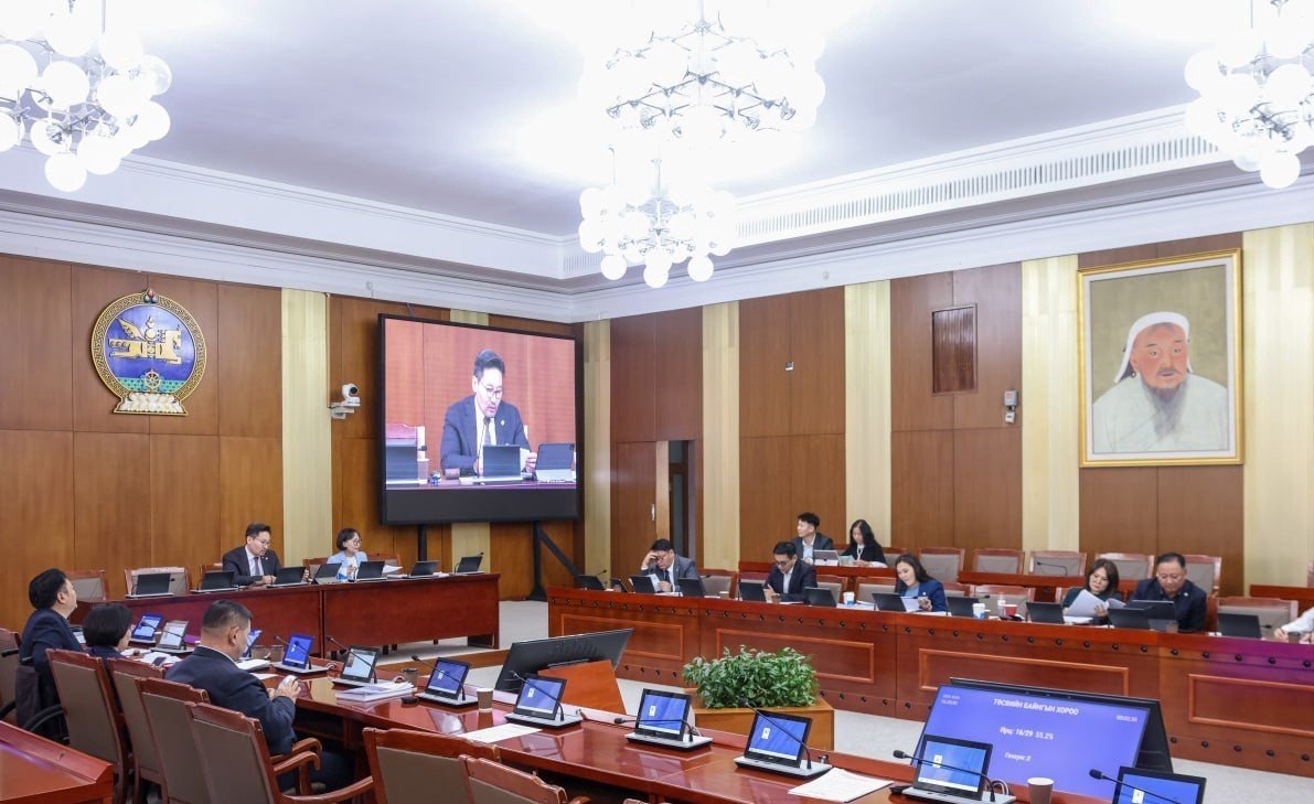 Улсын төсвийн тодотгол хэлэлцэх байнгын хорооны хуралдаанд холбогдох сайд, албан тушаалтнууд оролцсонгүй