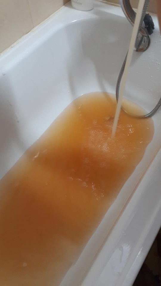 Орон сууцны цоргоноос гарах зэвтэй ус тухайн орон сууцны дотоод шугамтай холбоотой гэв