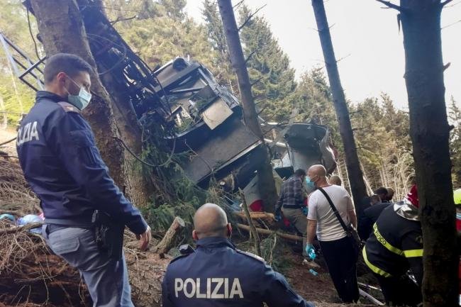 Итали улсад агаарын дүүжин тээврийн бүхээг унаж, 14 хүн амиа алджээ