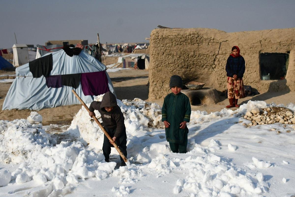 Афганистанд цаг агаар хэт хүйтэрсний улмаас 160 гаруй хүн амиа алдаж, 6 сая хүн өлсгөлөнд нэрвэгдэх аюул нүүрлэжээ