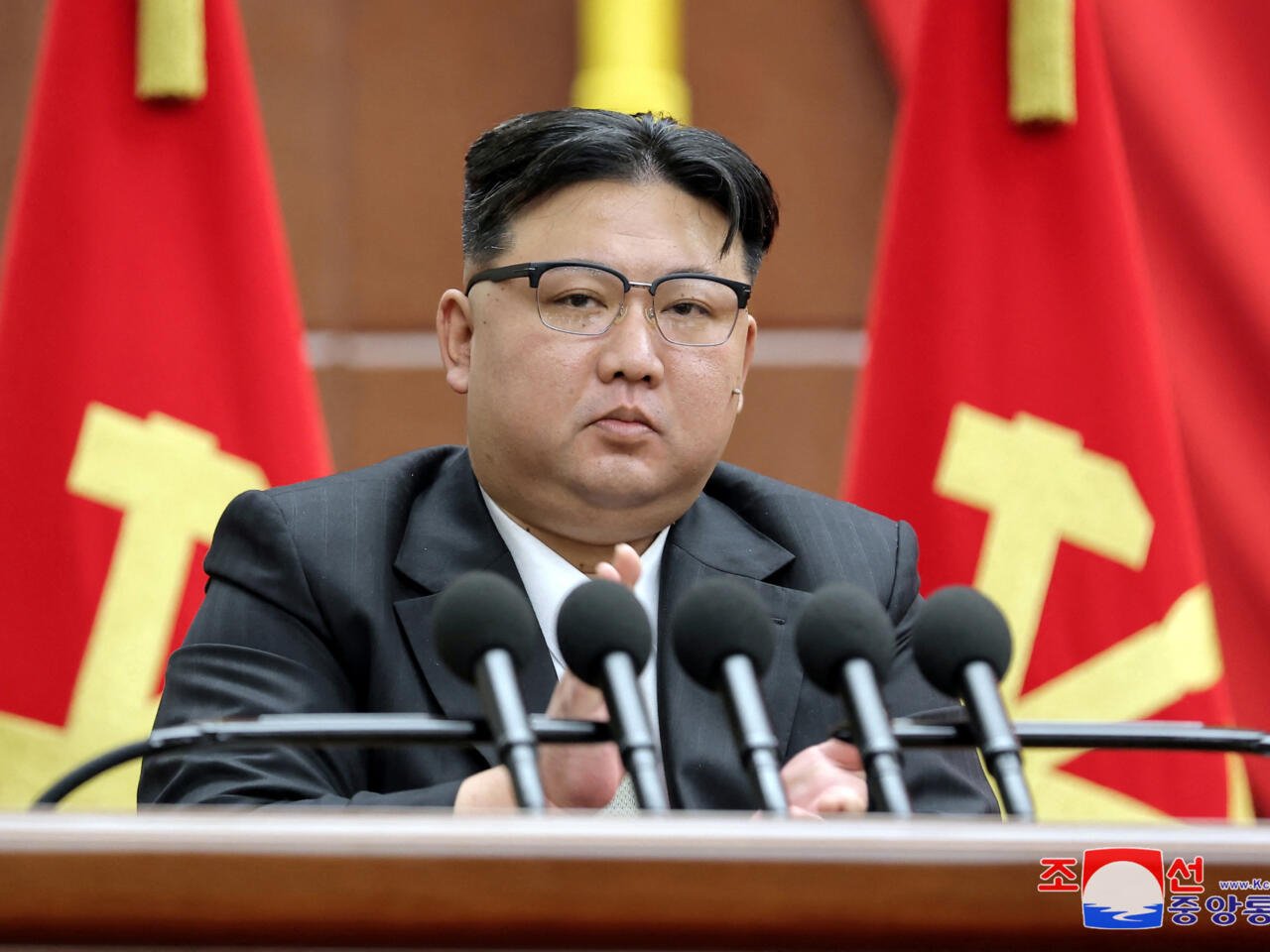 БНАСАУ-ын удирдагч Ким Жон Ун: Дайн мөргөлдөөнд бэлэн байх ёстой цаг үе тохиож байна