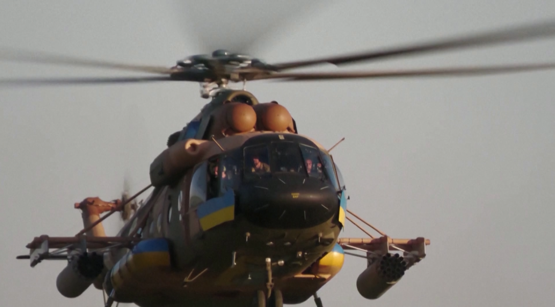 Украины арми зүүн фронтын шугам дагуу буюу дайны халуун цэг болоод байгаа Бахмут хотын ойр орчимд давшилтаа эрчимжүүлж байна