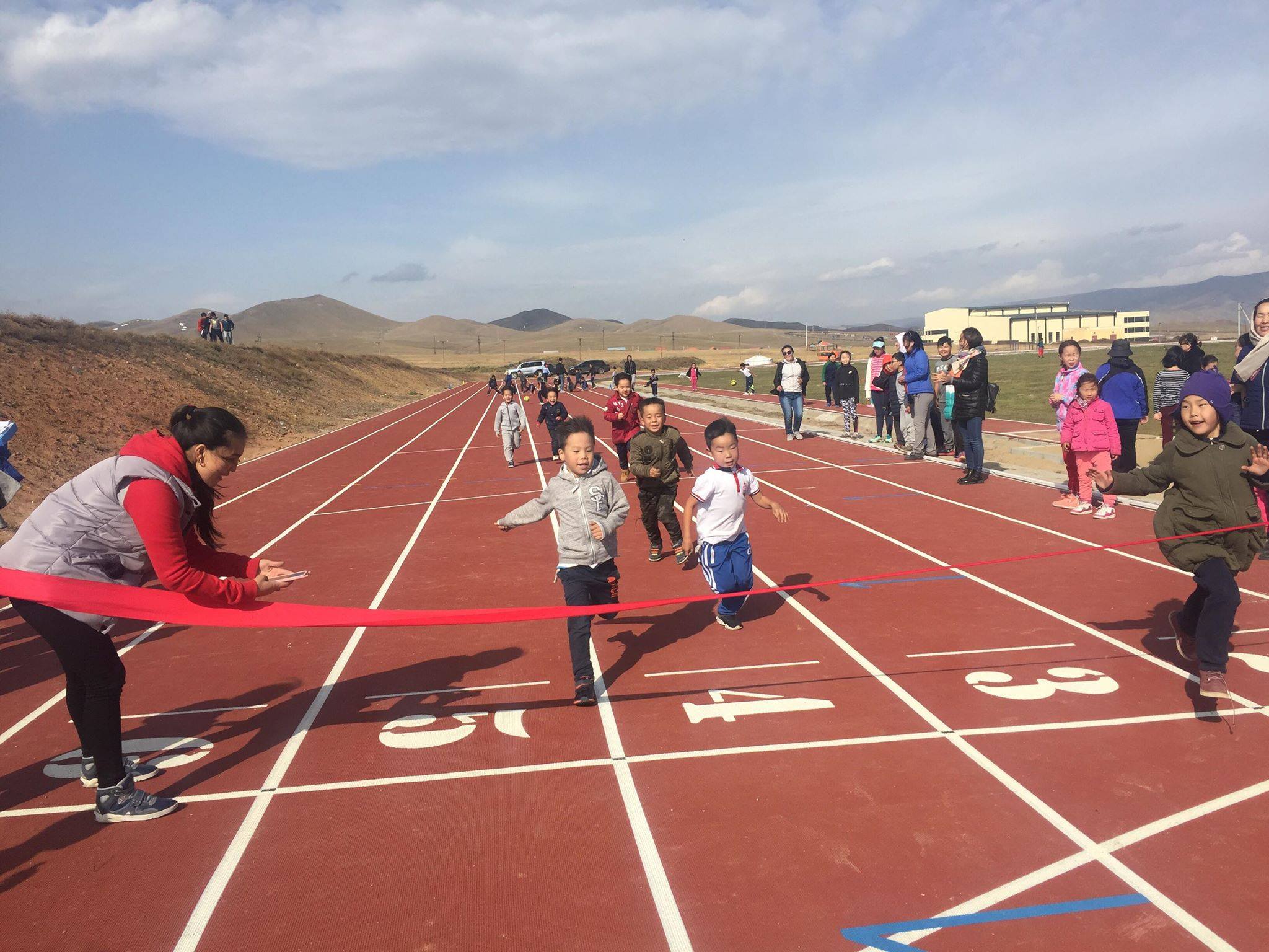 SINGAPORE SCHOOL OF MONGOLIA сургуулийн спортын бага наадам Налайх дүүрэгт боллоо.