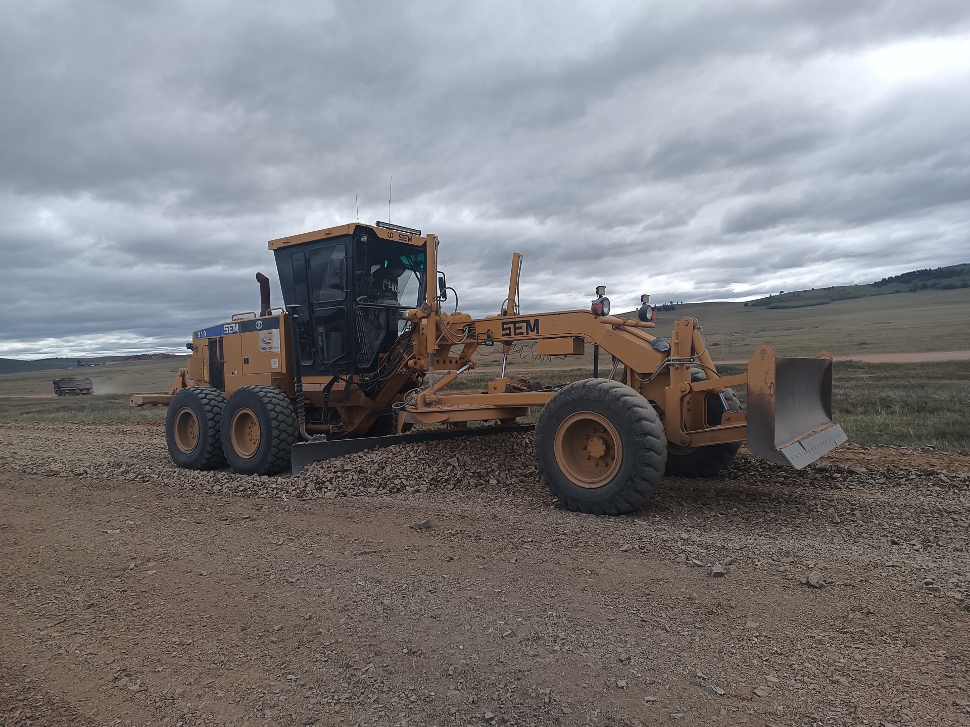 Машин удирдлагын системийн Монголын авто зам барилгын хөгжилд оруулж буй хувь нэмэр