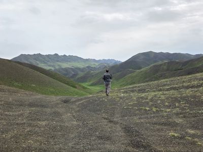 The Yol Valley and its ice during the summer time