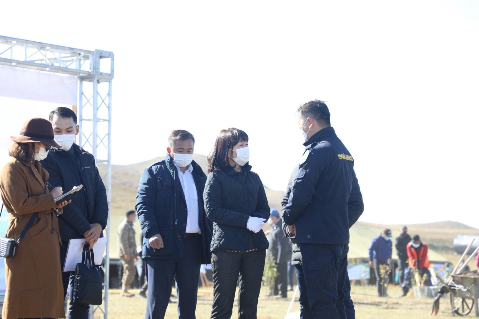 “ТЭРБУМ МОД” ҮНДЭСНИЙ ХӨДӨЛГӨӨНИЙ НЭЭЛТИЙН ҮЕЭР ТӨРИЙН АЛБАН ХААГЧИД 10000 МОД ТАРИЛАА