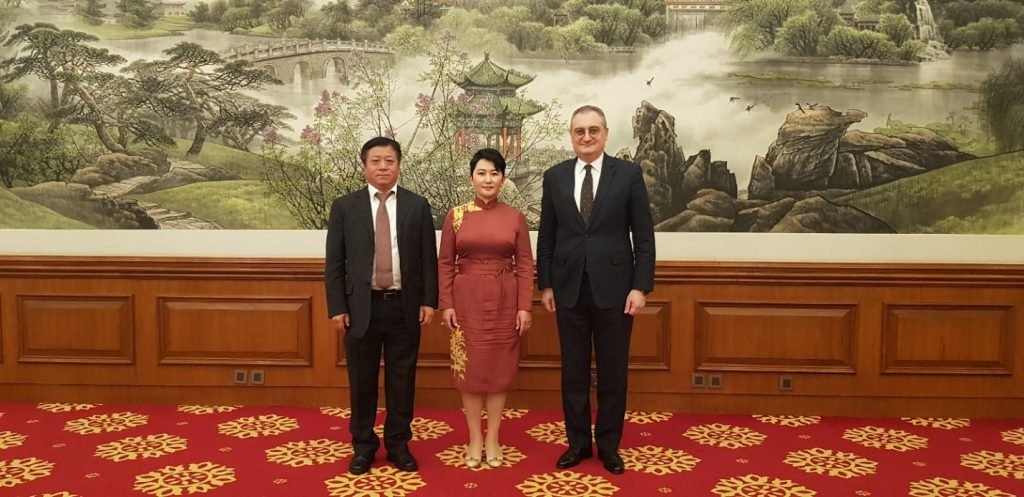 ДЭД САЙД Б.БАТЦЭЦЭГ МОНГОЛ УЛС, ОХУ, БНХАУ-ЫН ГАДААД ХАРИЛЦААНЫ ДЭД САЙД НАРЫН УУЛЗАЛТАД ОРОЛЦОВ