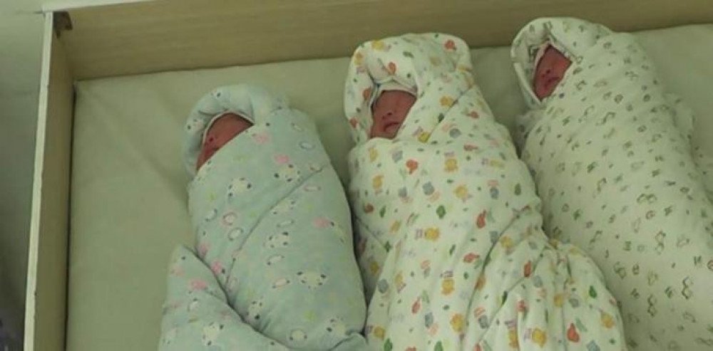 ЭХЭМҮТ-д гурван ихэр мэндэллээ