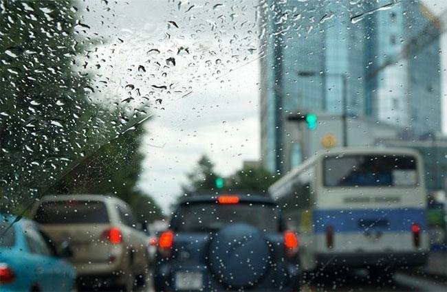 Гэнэтийн үер ус, аянга цахилгааны аюулаас сэрэмжтэй байхыг анхааруулж байна