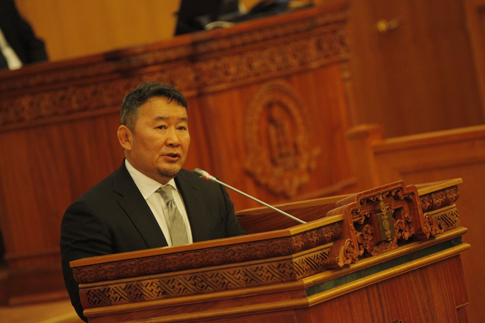 Ерөнхийлөгч зарлиг гаргаж зарим шүүхийн шүүгч, Ерөнхий шүүгчийн бүрэн эрхийг түдгэлзүүллээ