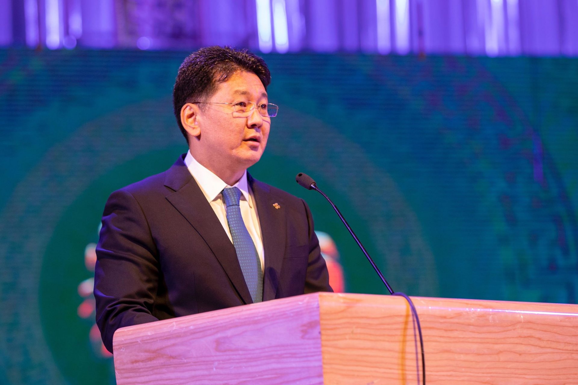 ЕРӨНХИЙ САЙД У.ХҮРЭЛСҮХ ТӨРИЙН ЦЭРГИЙН БАЙГУУЛЛАГАД АЖИЛЛАГСДЫН ГЭР БҮЛД ХҮНДЭТГЭЛ ҮЗҮҮЛЭВ