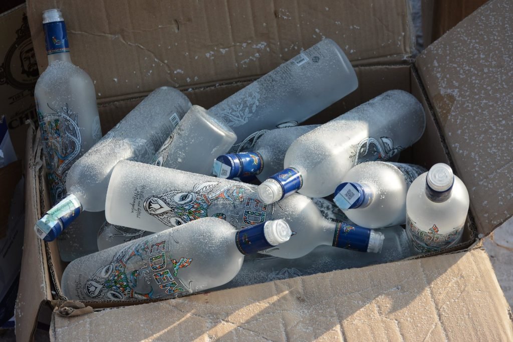 СЭРЭМЖЛҮҮЛЭГ: “Eden”, “Болор”, “Arkhi” зэрэг архийг хуурамчаар үйлдвэрлэж байжээ