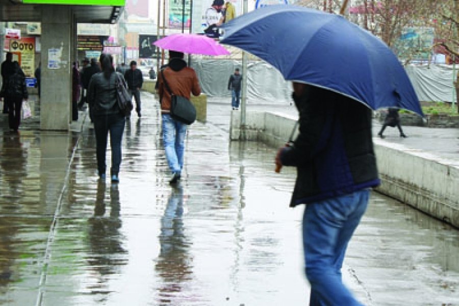 Дуу цахилгаантай аадар бороо орно